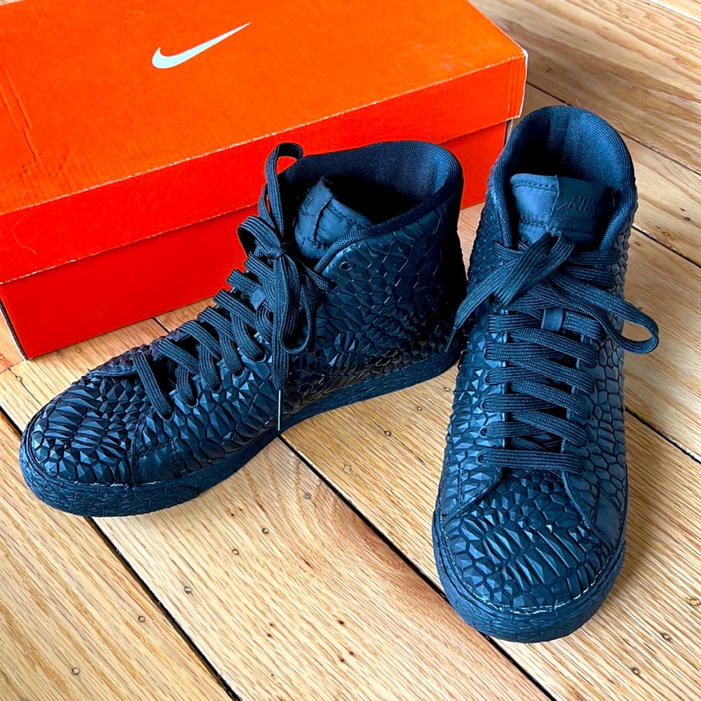RARE❣️ Nike Blazer Black Diamond Mid Women’s size 7